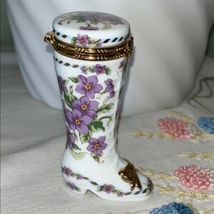 Vintage 1997 Lefton China Trinket Box Purple Violets Boot Shape Mint Condition